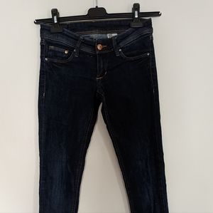 Low-Rise Jeans with Stretch